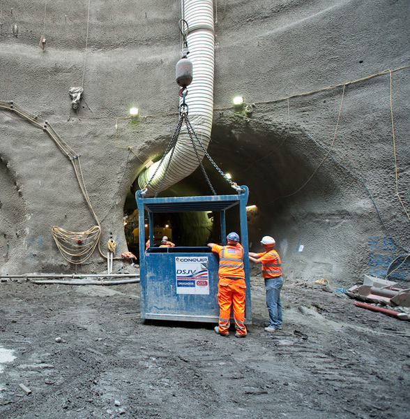 Personnel Cage in use at Crossrail