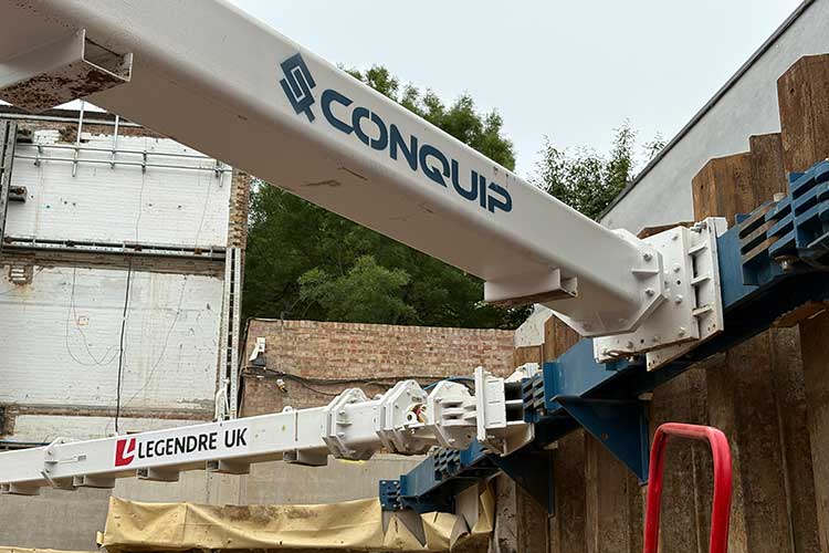 installation of a walling beam - Propping